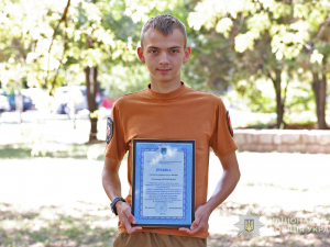 У Запоріжжі 16-річний підліток  врятував однолітків від нападниці з бритвою