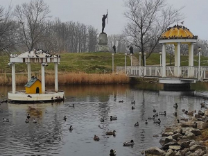 Як виглядає запорізький парк напередодні Нового року - фото