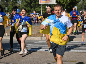 У Запоріжжі 23 серпня провели благодійний забіг до Дня Державного Прапора України