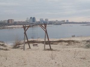 Води стало більше - як виглядало узбережжя Хортиці наприкінці зими (фото)