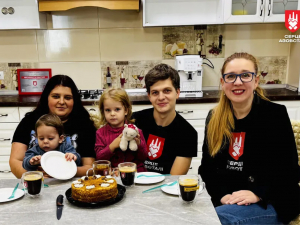 Родина Чопей нарешті повертається додому: захисник Маріуполя отримав квартиру за програмою «Вдома»