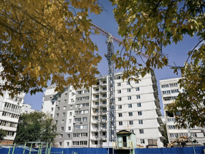 Перший під’їзд повністю добудували - в будинку на Запорізькій звели всі дев’ять поверхів (фото)