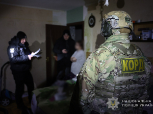 Спеціальна операція в Запоріжжі: поліцейські викрили наркоділка (фото)