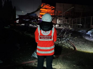 У Запоріжжі оприлюднили фото та відео підприємства, що постраждало від нічного ворожого обстрілу