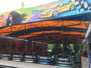 У центральному запорізькому парку запрацювали атракціони - фото