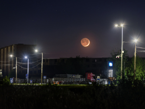 Запоріжець сфотографував унікальне місячне сяйво - фото