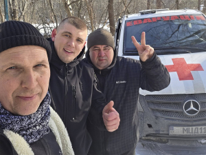 Небезпечний маршрут, FPV-дрони та перехід по льоду: як волонтери змогли вивести людей із зони бойових дій на Дніпрі (відео)