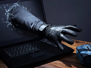 Запоріжанка обікрала військового на понад 152 тисячі - у поліції розповіли подробиці