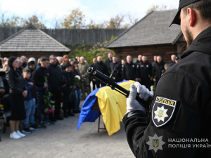 Назавжди в строю - у Запоріжжі попрощалися із загиблим поліцейським-спецпризначенцем Сергієм Ярмоновим (фото, відео)