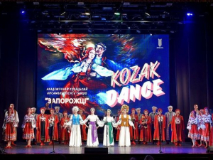 Мандрівка крізь пори року - у Запоріжжі професійні танцівники разом з дітьми подарували глядачам яскраве шоу (фото)
