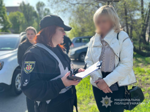 Нелегальний благоустрій - у Запоріжжі спіймали на хабарі посадовицю комунального підприємства