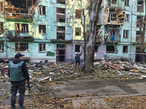 Задокументували наслідки атаки — у Запоріжжі екологи обстежили постраждалі райони (фото)