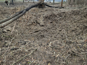 Триметрова вирва - під ворожий обстріл у Запоріжжі потрапила зелена зона (фото)