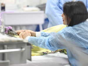 Троє дітей залишаються в реанімації після удару по Хортицькому району 3 лютого 