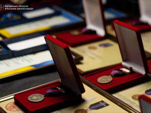 Нагороди, відданість і пам’ять про полеглих Героїв - в Запоріжжі відзначили День ЗСУ (фото)