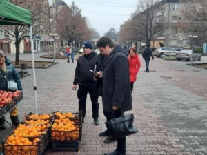 Територію біля одного з головних запорізьких ринків перевірили щодо стихійної торгівлі