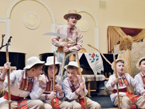 "Бебі-бум" у філармонії: маленьких запоріжців занурили у чарівний день українського села