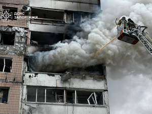 "Мені тільки що з голови діставали скло" - мешканці Запоріжжя розповіли, як пережили авіаудар КАБами (фото)