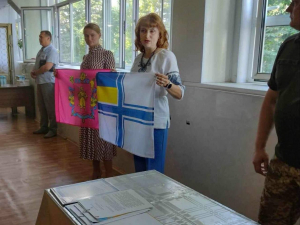Військові моряки отримали прапор Запорізької області і нагороди - фото