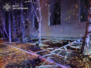 Загинула людина, пошкоджені житлові будинки та дитяча спортивна школа - які наслідки ворожих обстрілів Запорізької області за добу