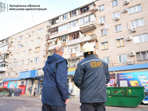 "Скло потрапило у горло, я дістала осколок, - у Запоріжжі очевидці розповіли про удар дрона по супермаркету  (фото, відео)