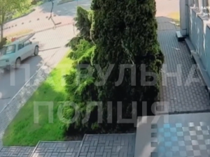 У Запоріжжі п'яний чоловік вкрав автівку та влаштував перегони з патрульними - відео