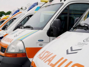 Медики ЗСУ отримали від "Сталевого фронту" 30 авто швидкої допомоги