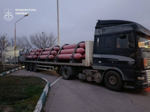 "Газові" злочинці - у Запоріжжі організована група непомітно відбирала газ із магістралі та продавала його на АЗС (фото, відео)