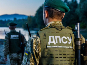 Запропонувала гроші прикордоннику - на Одещині жінка намагалася незаконно переправити запоріжця до Молдови (фото)