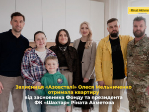 Захисниця Маріуполя Олеся Мельниченко із Запоріжжя отримала ключі від власної квартири за програмою «Вдома» після повернення з російського полону.
