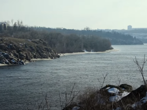 Запорізький дайвер показав, як виглядає обмілілий Дніпро - відео