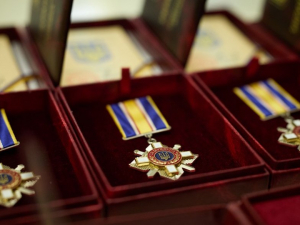 Енергетики Запоріжжя отримали державні нагороди за мужність під час обстрілів