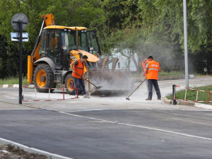 У запорізькому парку відремонтували дорогу, яку обстріляв ворог - фото