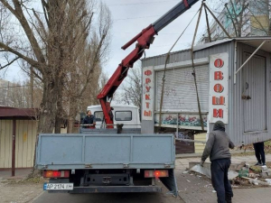 В одному з районів Запоріжжя зник незаконний овочевий кіоск - фото