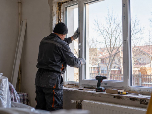 Запоріжсталь продовжує програму матеріальної допомоги працівникам, чиї домівки постраждали від обстрілів