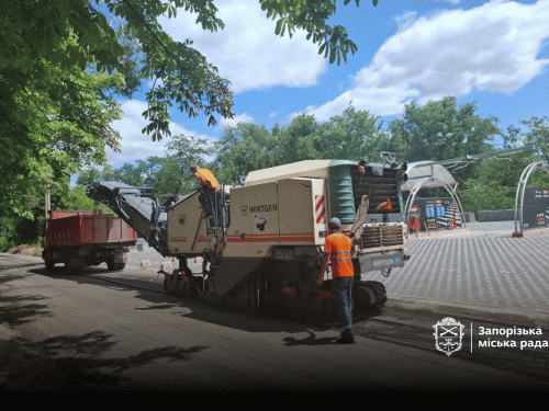 Бездоріжжя на Олімпійській - у Запоріжжі почали ремонтувати  одну з найрозбитіших доріг міста (фото, відео)