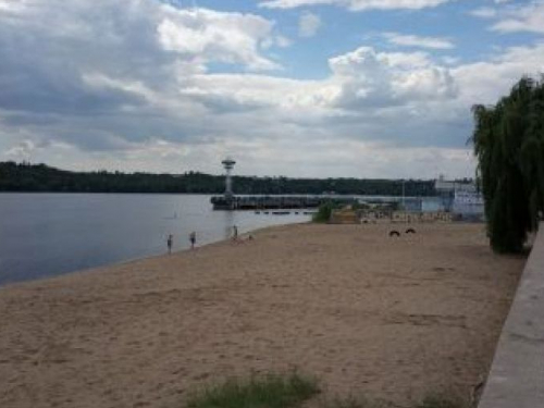 На яких пляжах у Запоріжжі та області вода не відповідає нормі