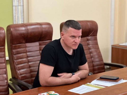 Дім, квартира, кілька земельних ділянок - які статки за 2022 рік задекларував Анатолій Куртєв