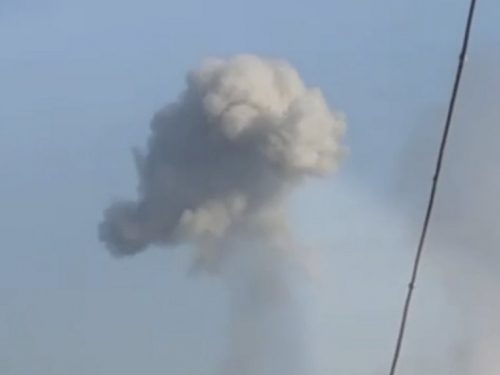 У промзоні Мелітополя вибух «накрив» окупантів під час завантаження техніки (відео)