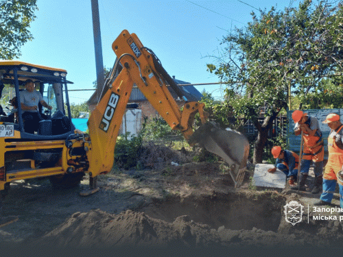 Верхня Хортиця буде з новим водогоном – у Запоріжжі ремонтують аварійну мережу (фото)