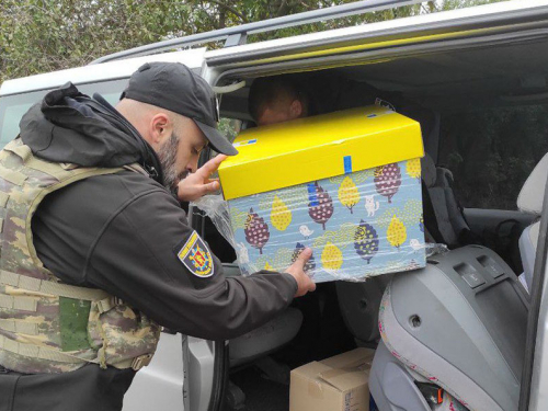 Складна операція з порятунку родини з немовлям: у поліції Запоріжжя повідомили деталі