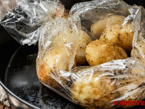 Молода картопля в рукаві за рецептом шеф-кухаря – як приготувати