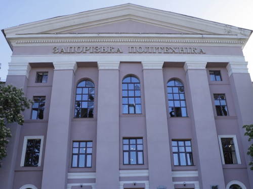 Пошкодили корпуси та аудиторії – у Запоріжжі під час нічної атаки постраждав один із найбільших вишів (фото, відео)