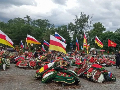 Північна Осетія йде на рекорд за цинковими гробами із Запорізької області