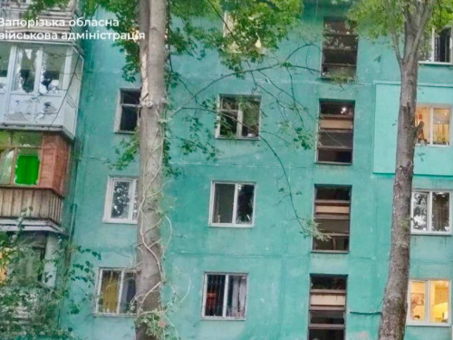 Російський дрон атакував житловий будинок – у Запоріжжі показали наслідки від вибуху (фото, відео)
