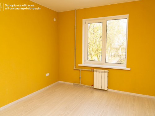 Неушкодженим у квартирі залишився санвузол та двері: запоріжці повертаються у відновлений будинок