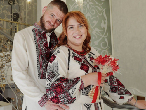 Створили нові родини - скільки пар побралося на Запоріжжі в "дзеркальну дату"