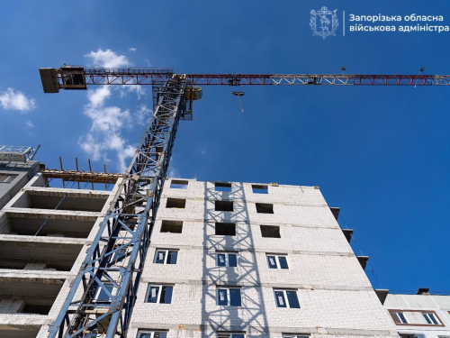 Відновили вісім поверхів з дев'яти - половина будівельних робіт у будинку на Запорізькій завершена (фото)