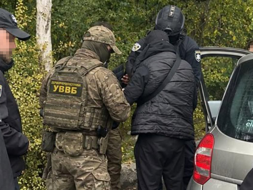 У Запоріжжі затримали мешканця Дніпра, який обіцяв переправляти чоловіків до Румунії в обхід прикордонних пунктів пропуску.