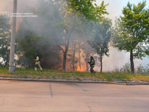 Пожежа на Пісках у Запоріжжі після влучання ФПВ-дрона